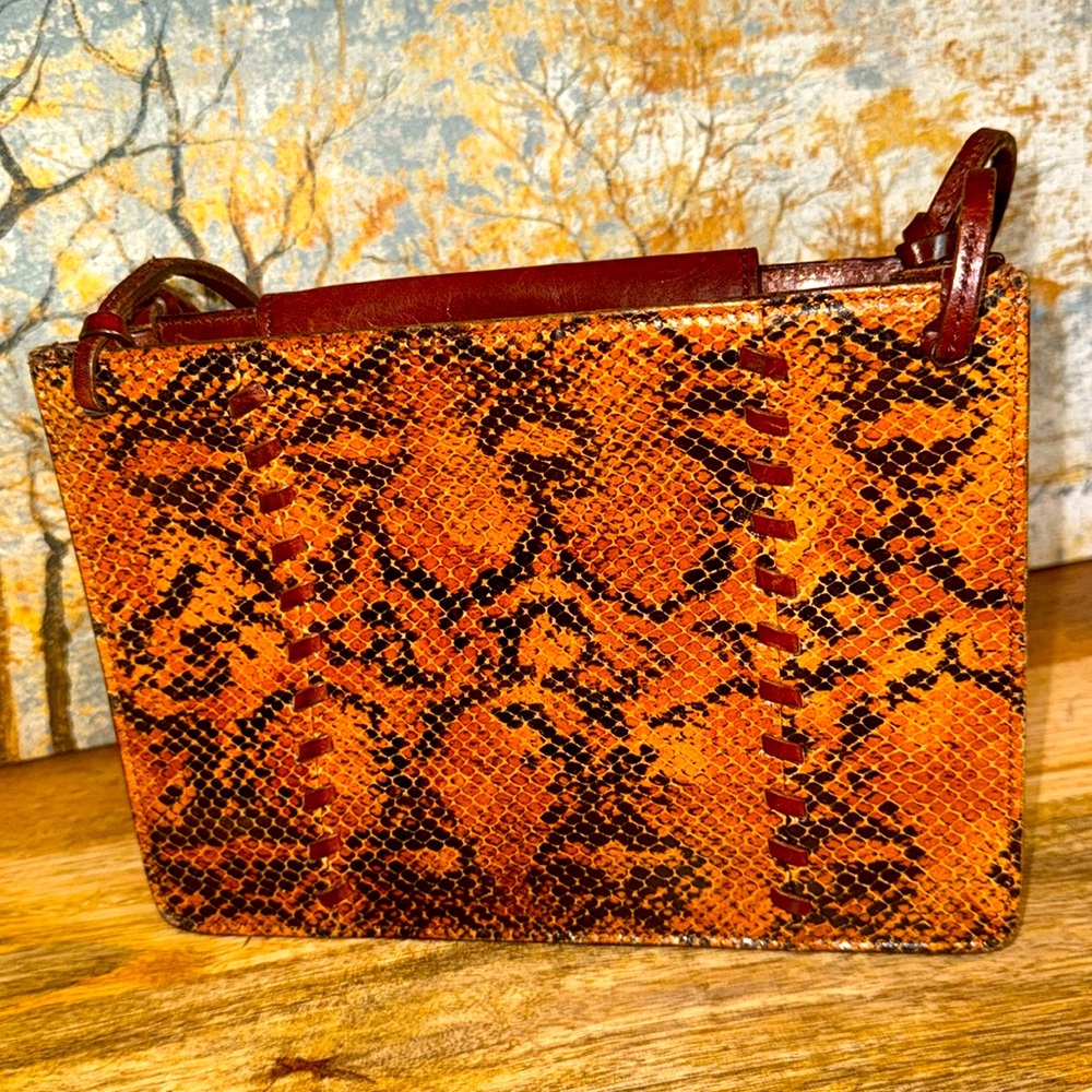 Vintage Fossil smaller snakeskin and leather bag, tan/black very good condition